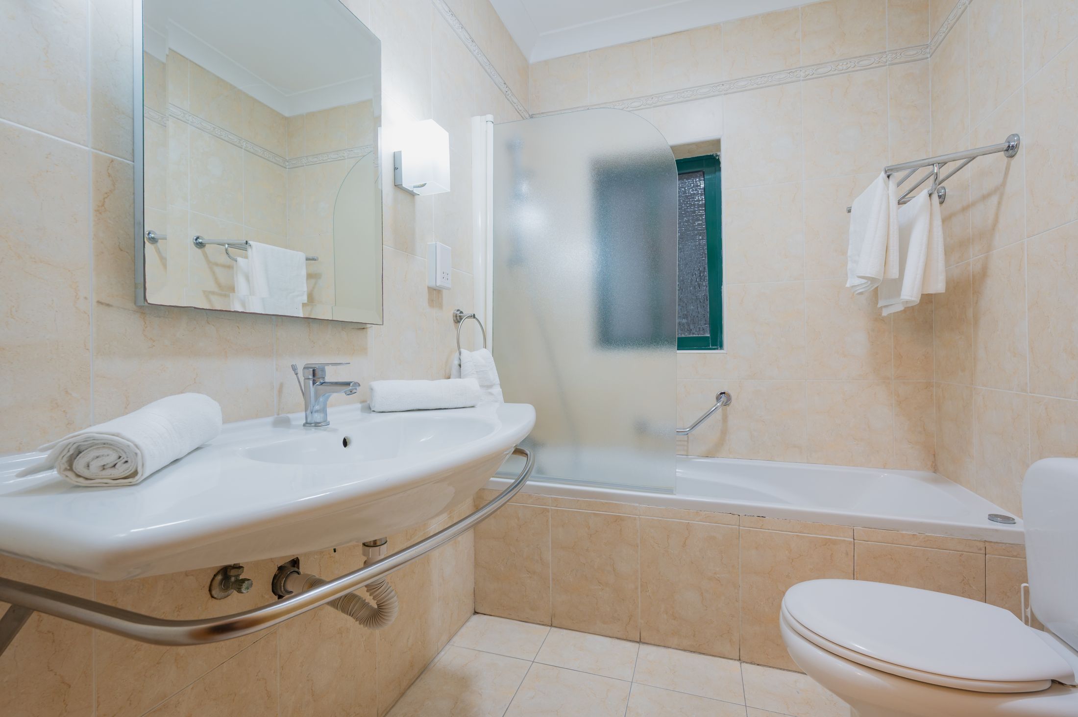 Bathroom in 1-Bedroom Quadruple Occupancy Room